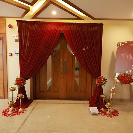 Hotel Krishnavalsam Regency Guruvāyūr Exterior foto