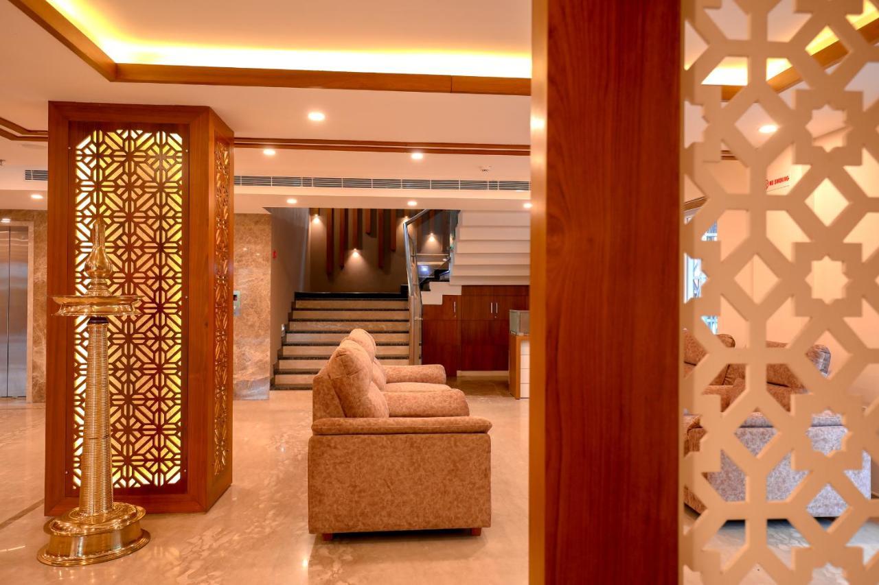 Hotel Krishnavalsam Regency Guruvāyūr Exterior foto